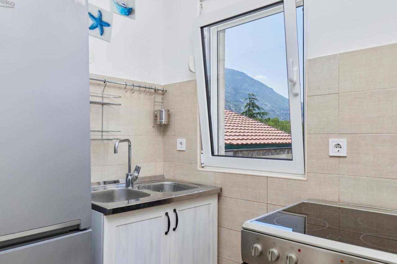 Apartment Plagenti With Sea View Cattaro Esterno foto